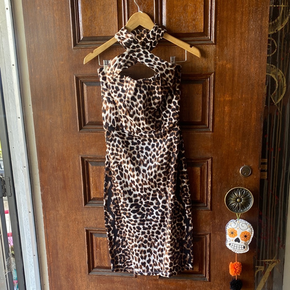 Unique Vintage Strapless Leopard Print Dress